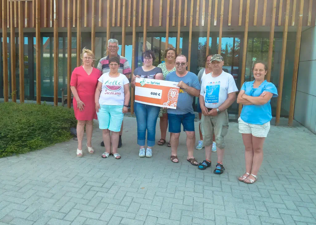 Cheque-uitreiking Oranje