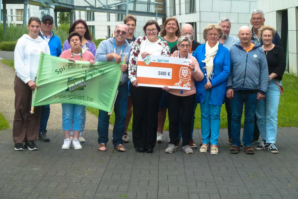 Cheque-uitreiking Oranje