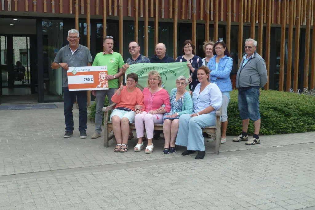 Cheque-uitreiking Oranje